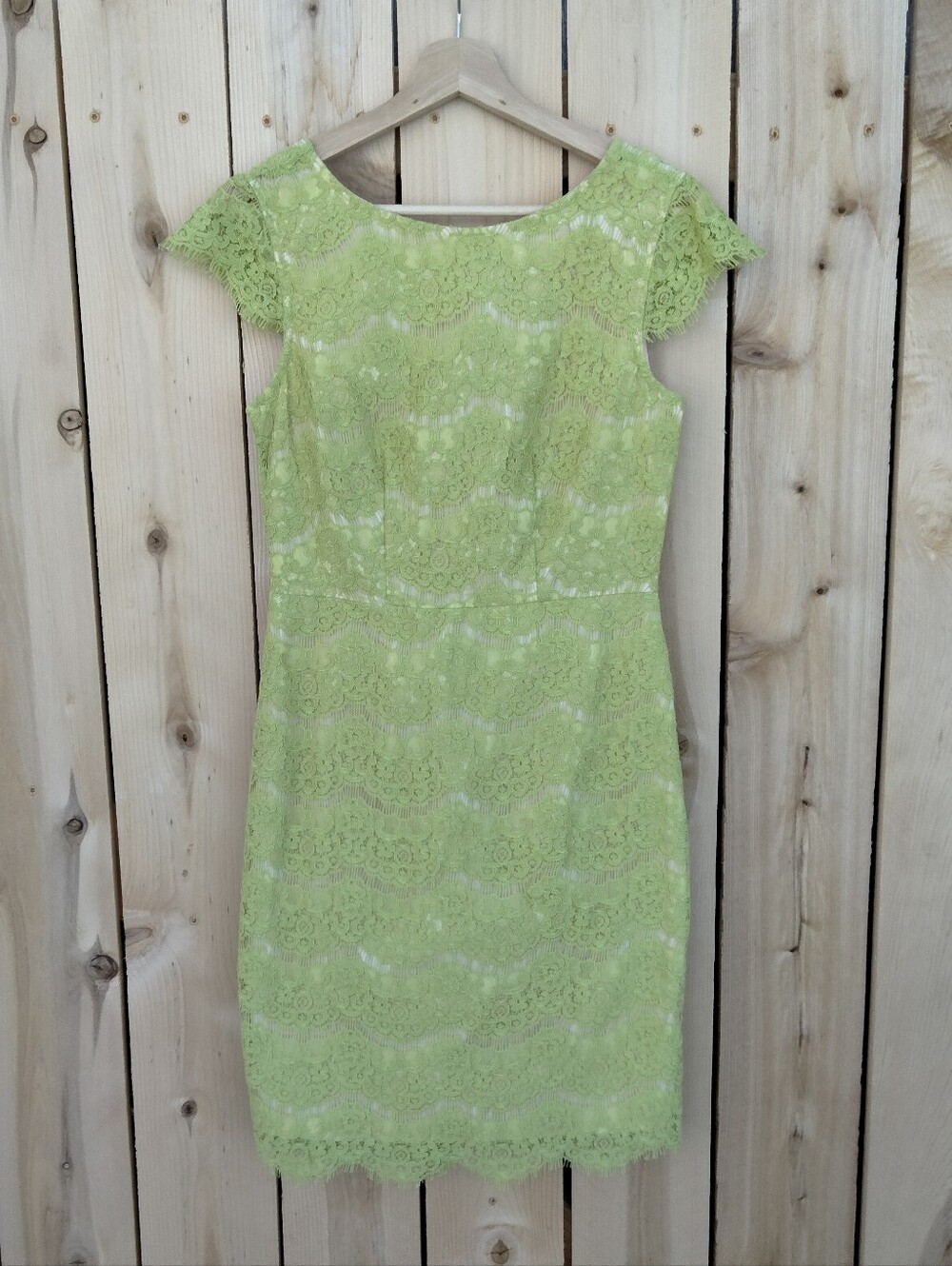 Darling NWT Cap-Sleeve Lace Sheath Marissa Dress in Lime Green Women's Sz Small